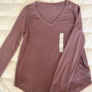 Purple/pink long sleeve v neck shirt